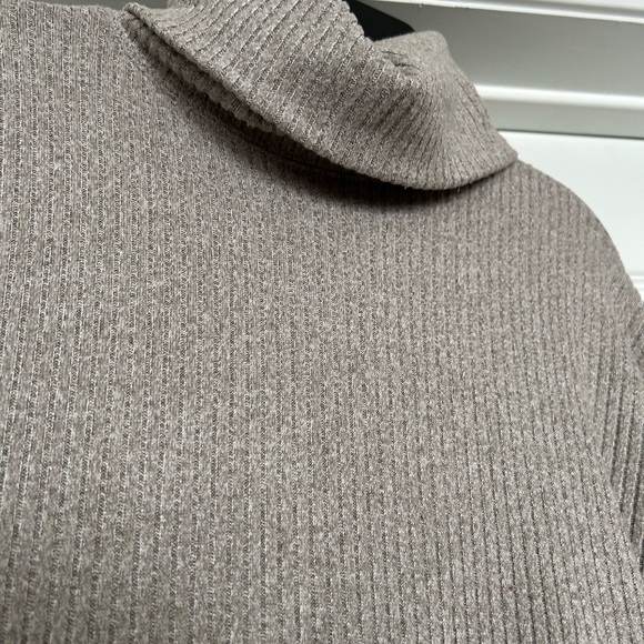 Sweater - Picture 2 of 3